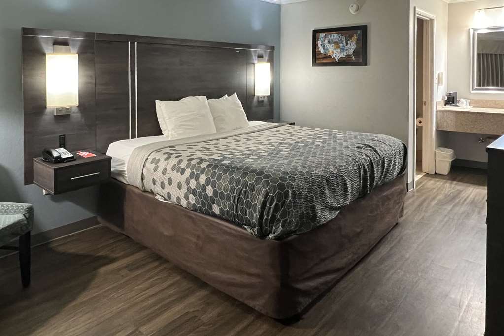Econo Lodge Byron Warner Robins - photo 12