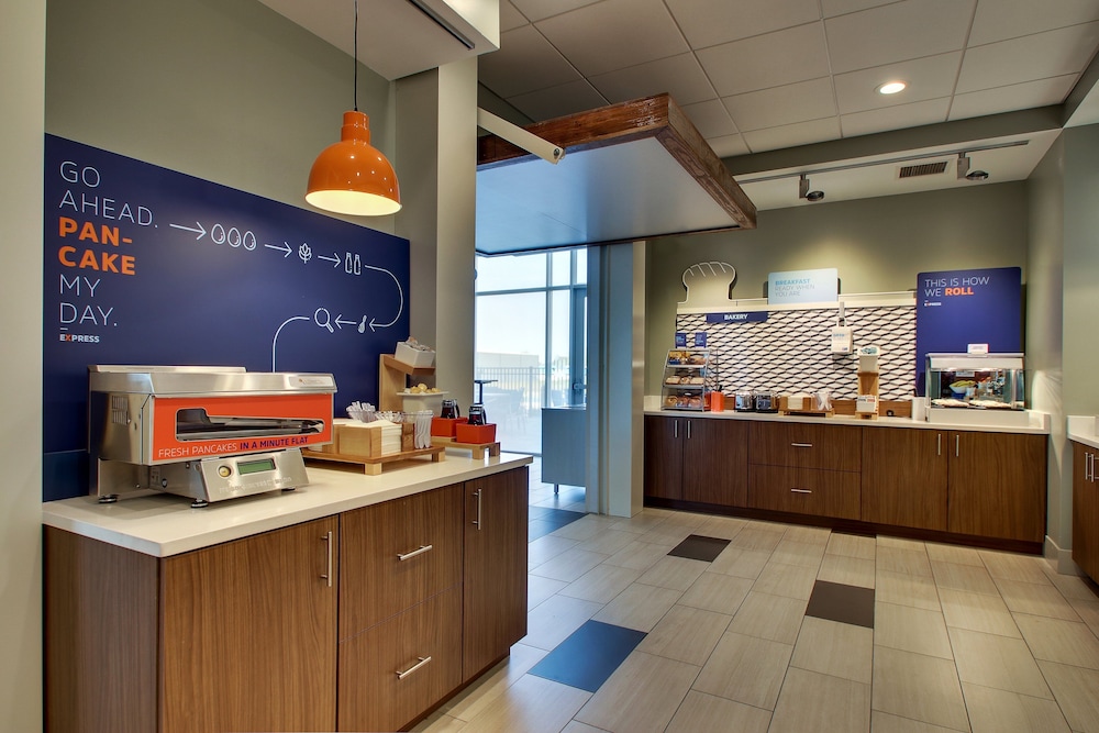 Holiday Inn Express & Suites Findlay North by IHG - photo 28