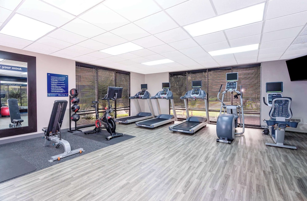 Hampton Inn Orlando International Airport - photo 23