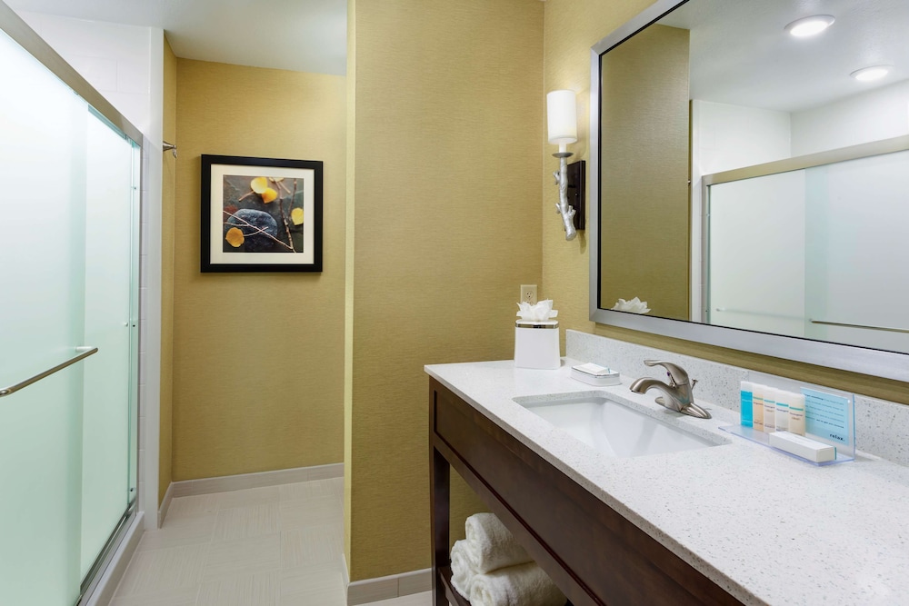 Hampton Inn & Suites Williamsport Faxon Exit - photo 11