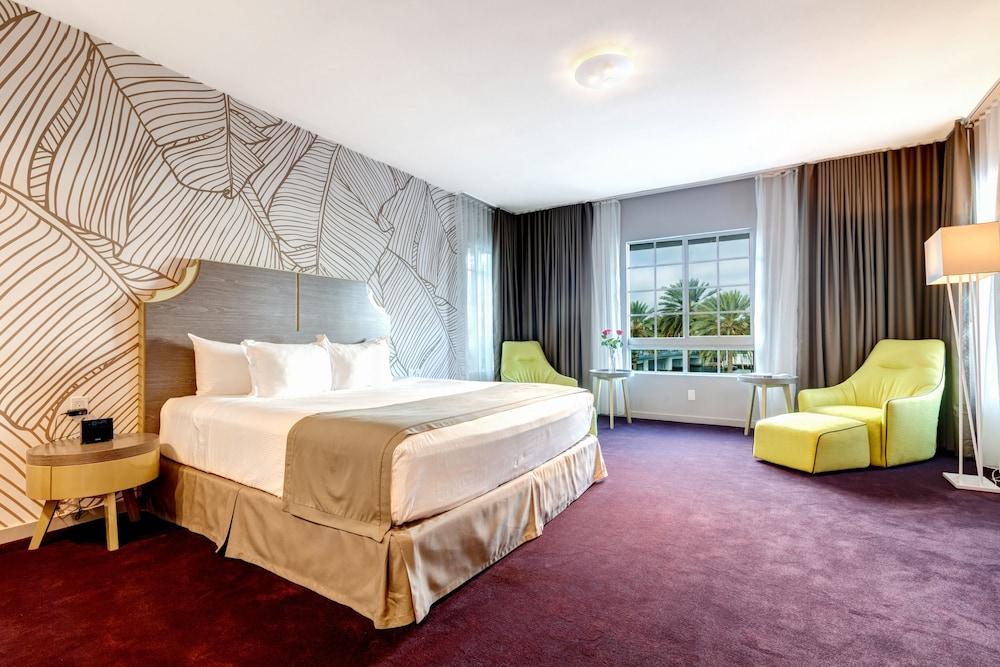 The L Hotel - photo 20