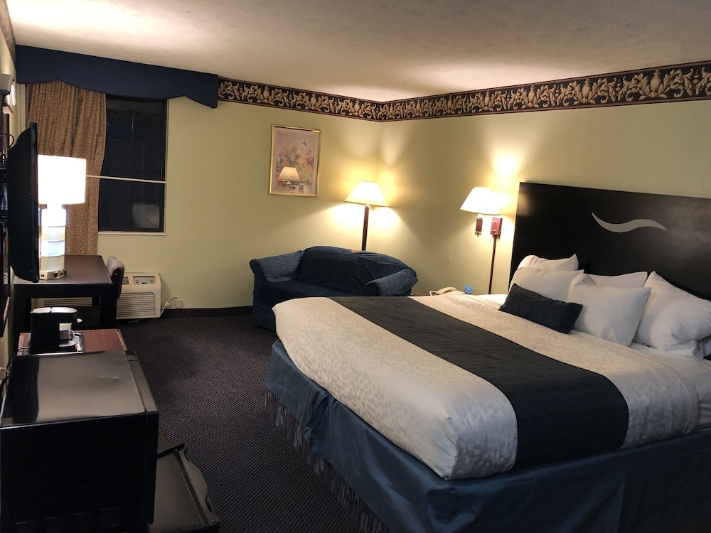 Days Inn & Suites by Wyndham Youngstown Girard Ohio - photo 4