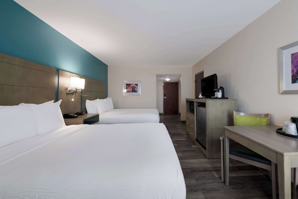 Best Western Hampton Coliseum Inn - photo 10