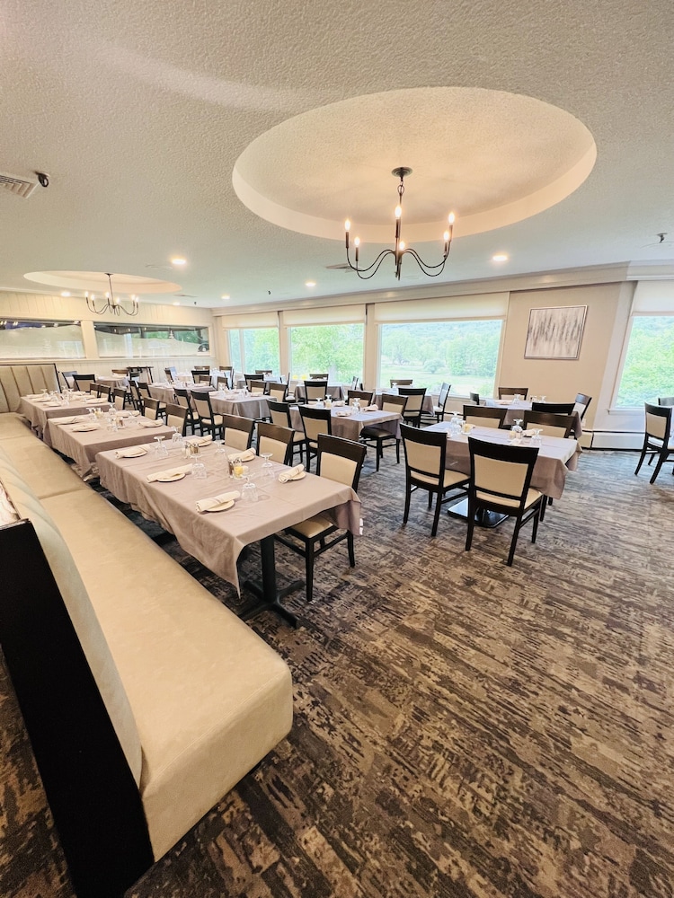 Town and Country Inn & Resort - photo 44