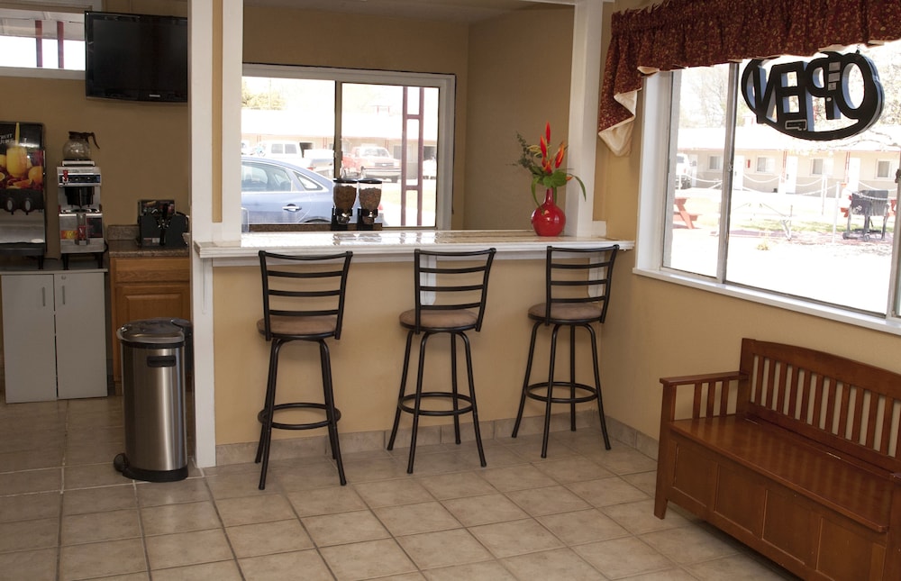 Budget Inn and Suites Colby - photo 39