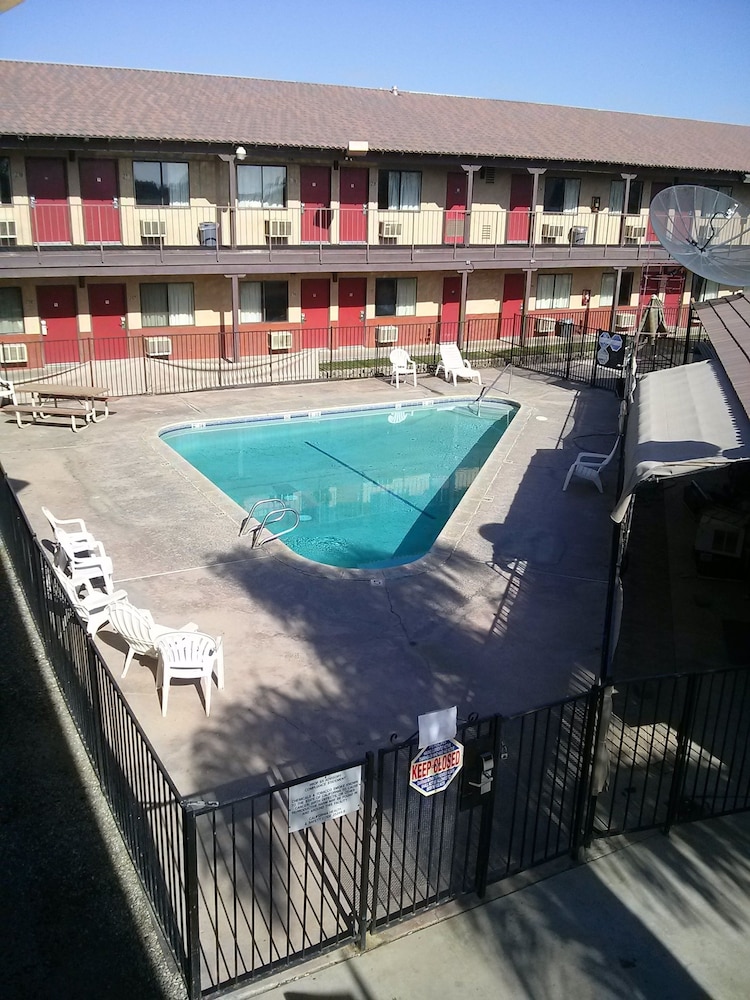 Best Economy Inn n Suites - photo 22