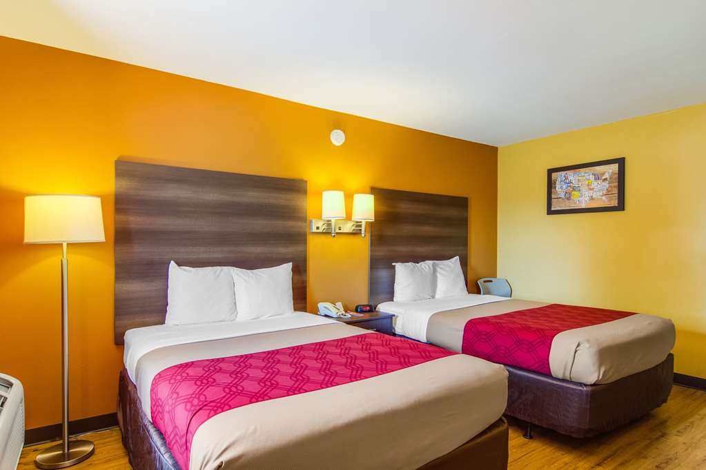 Econo Lodge Kingsland - photo 6
