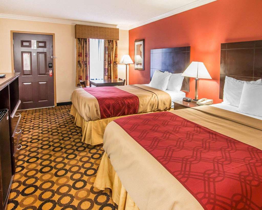 Econo Lodge Richmond Hill - photo 20