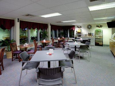 IHG Army Hotels in Swan Creek Inn . - photo 3