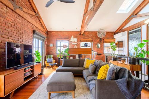 Soho Warehouse Style - carbon neutral hotel in Melbourne