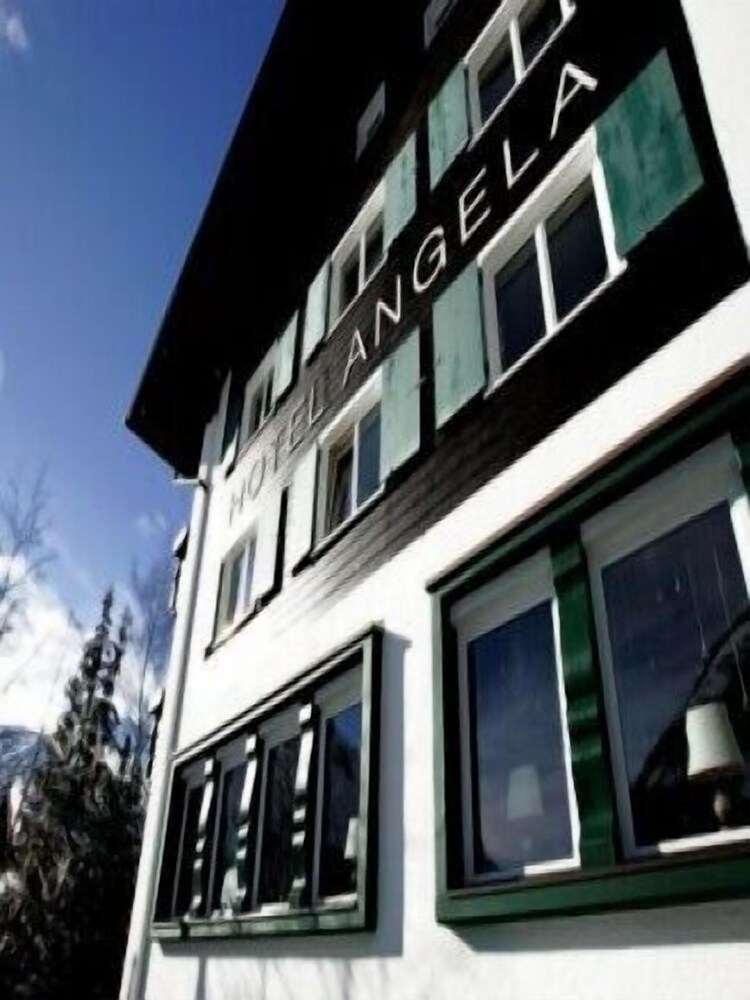 Hotel Angela - carbon neutral hotel in Lech