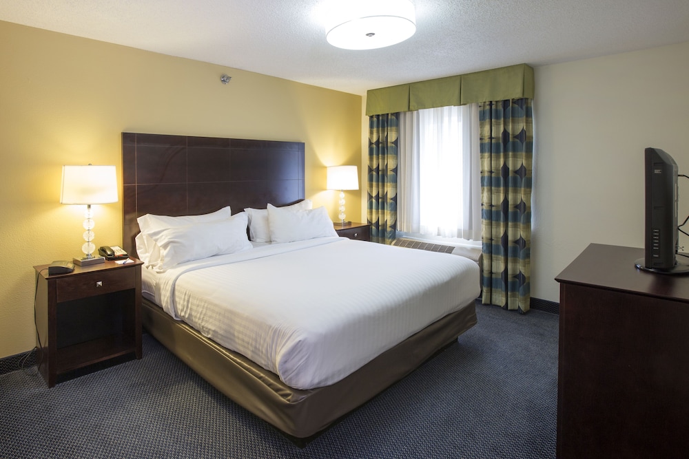 Holiday Inn Express & Suites St Joseph by IHG - photo 19