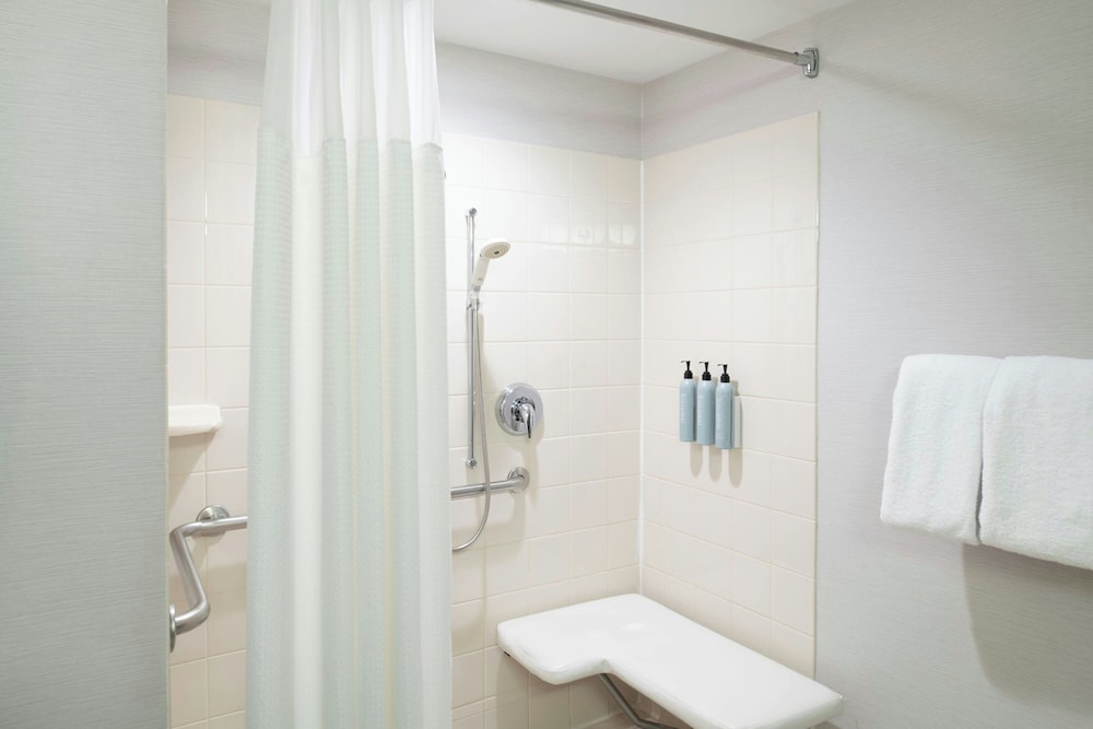 Courtyard by Marriott Providence Lincoln - photo 24