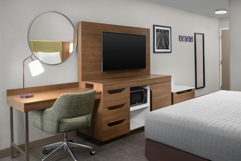 Hampton Inn Butte - photo 11