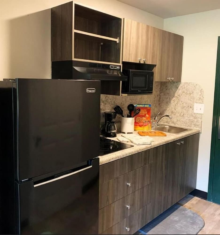 WoodSpring Suites Atlanta Airport - photo 20