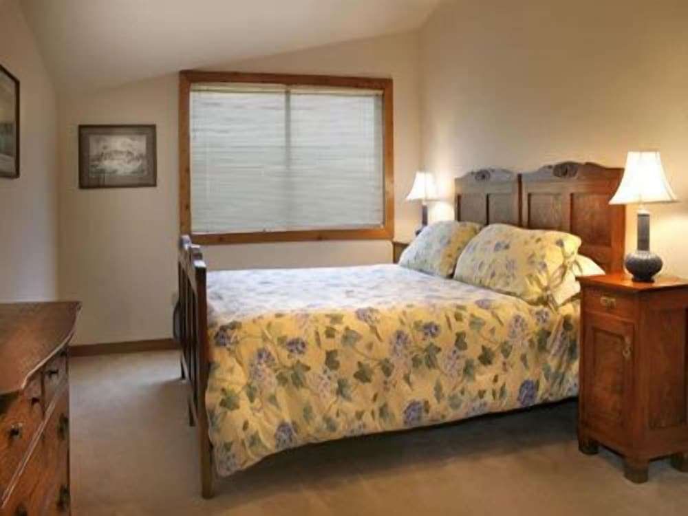 Bodega Harbor Inn - photo 5