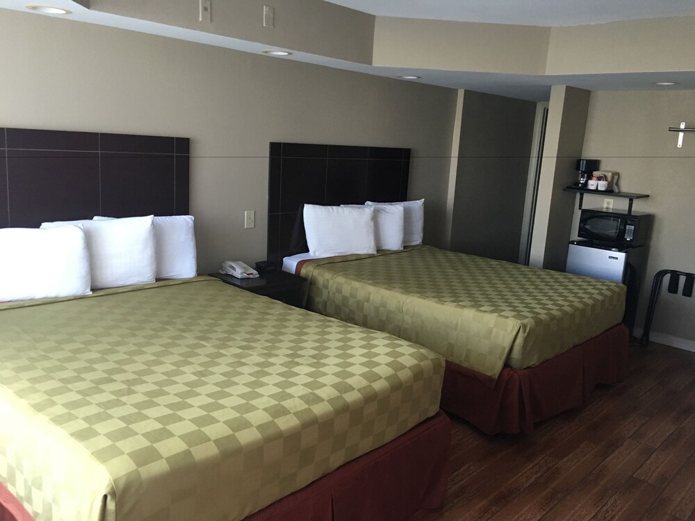 Boardwalk Inn and Suites - photo 5