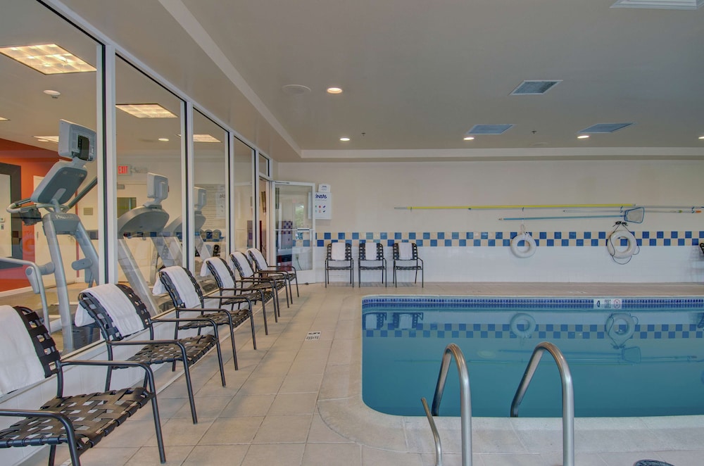 Hilton Garden Inn Norwalk - photo 39