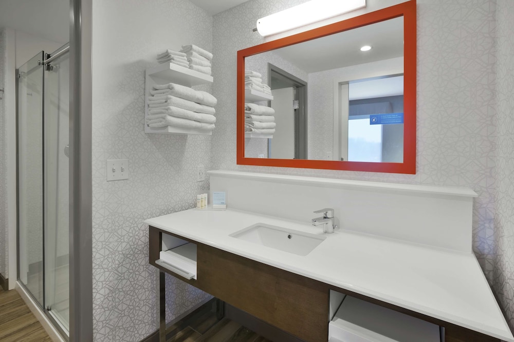 Hampton Inn & Suites Grandville Grand Rapids South - photo 17
