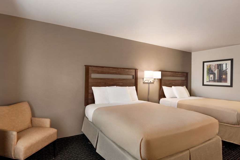 Baymont by Wyndham Buffalo - photo 17