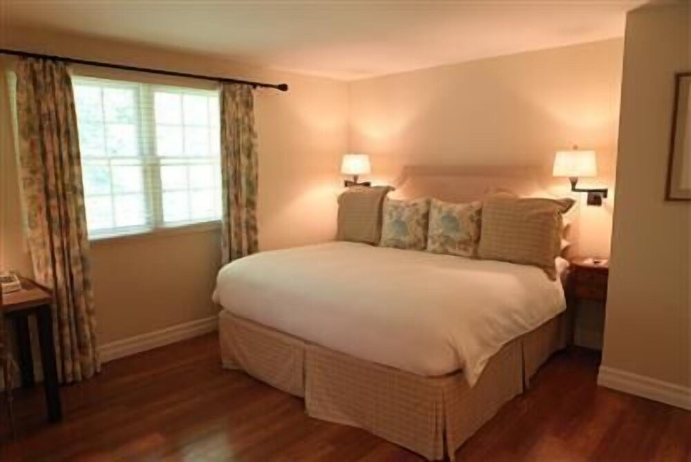 Three Village Inn - photo 3