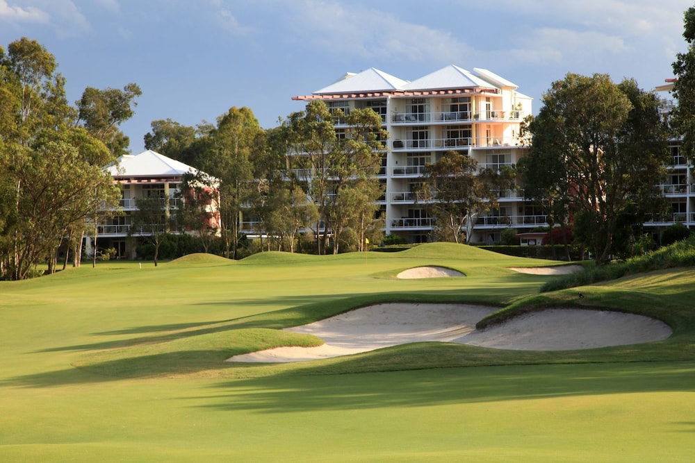 Magnolia Lane Apartments — 4-Star Luxury Hotel in Twin Waters, Australia