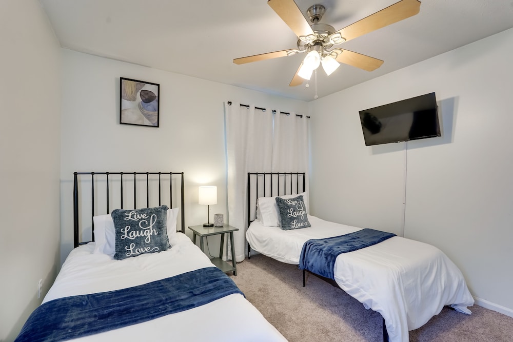 Bright Lynn Haven Home w Screened Porch & Yard - photo 2