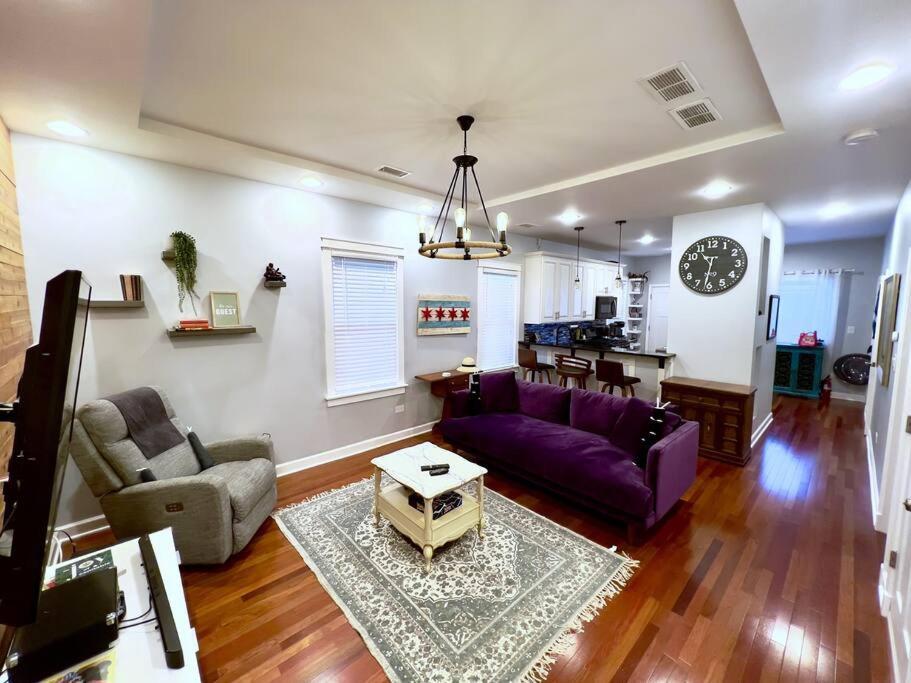 Cozy Chicago Apartment next to the River — 4-Star Luxury Hotel in Chicago, United States