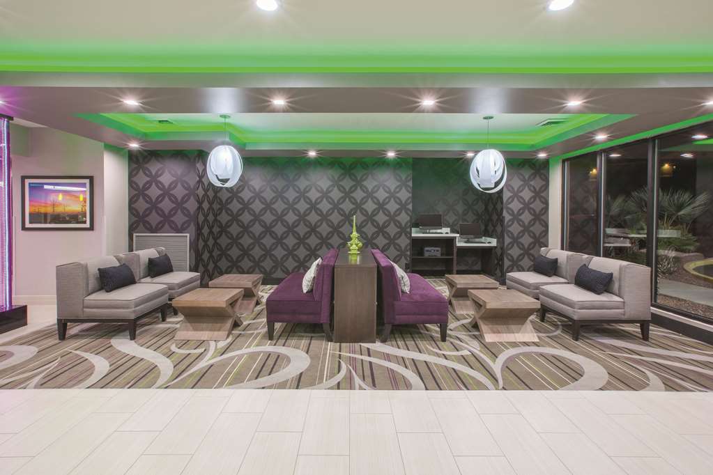 La Quinta Inn & Suites by Wyndham NW Tucson Marana - photo 10