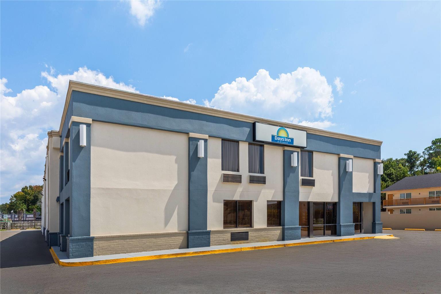 Days Inn by Wyndham Slidell - carbon neutral hotel in Slidell
