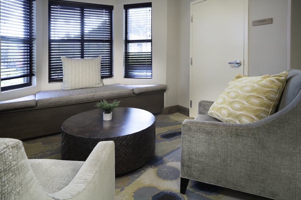 Staybridge Suites Summerville an IHG Hotel - photo 4