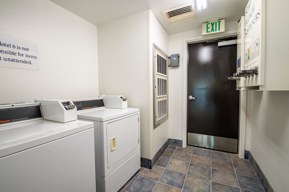 Motel 6 Portland North - photo 22