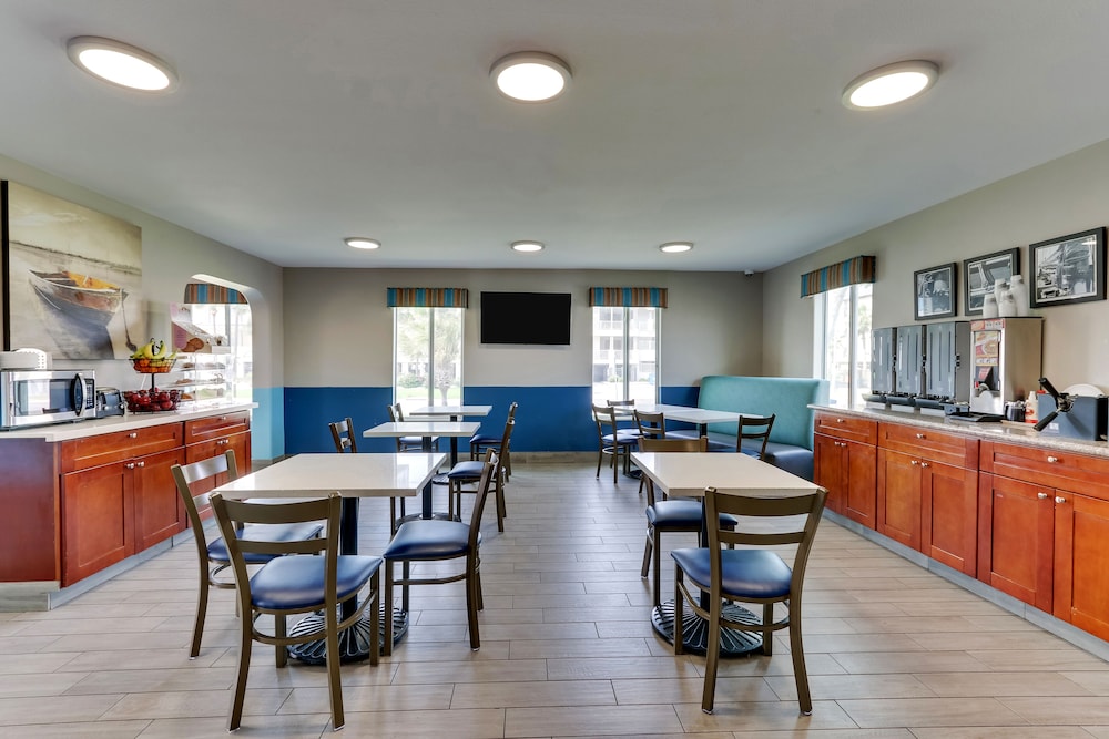 Captain's Quarters Inn - photo 37