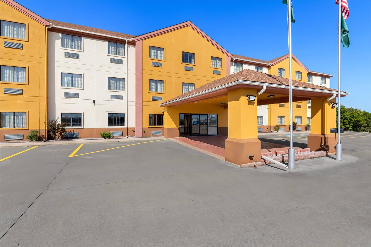 Quality Inn & Suites McAlester on Hwy 69 - photo 4