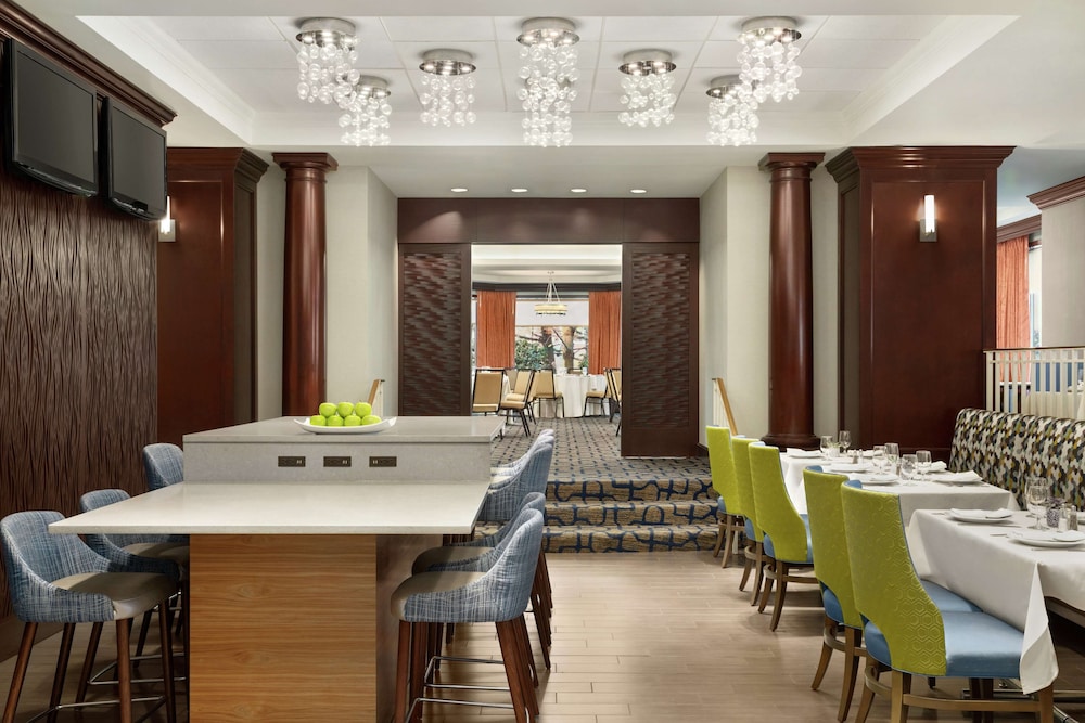 Embassy Suites by Hilton Boston Waltham - photo 48