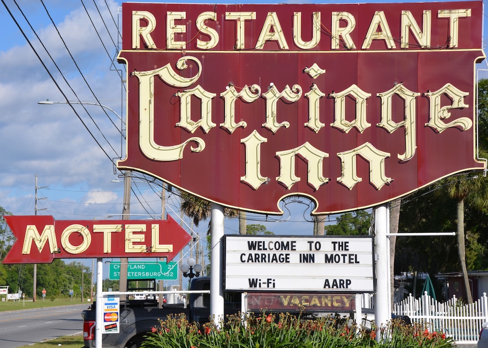 Carriage Inn Motel — Corinth