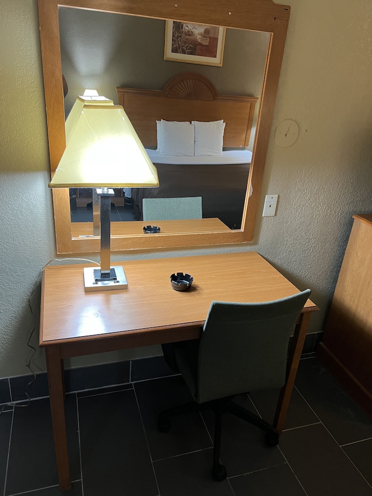 Americas Best Value Inn Pharr - photo 13