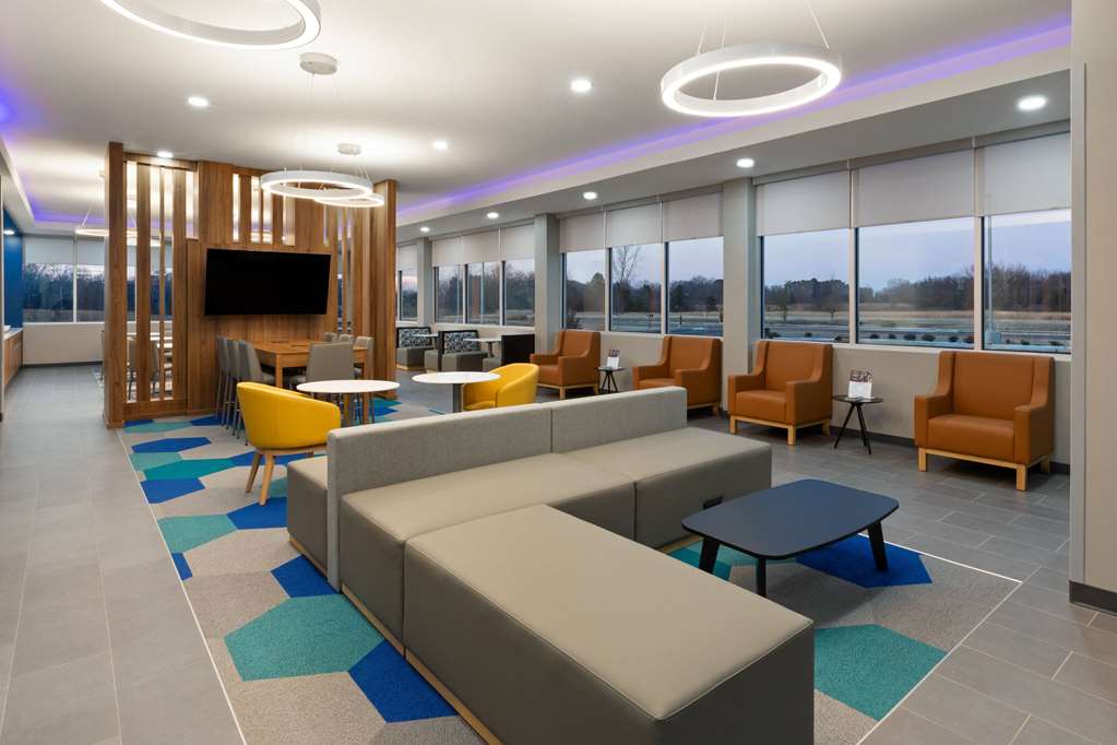 Microtel Inn & Suites by Wyndham Olive Branch - photo 10