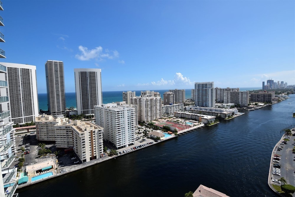 Stuning Ocean View 3 Bed 3 Bath Across The Beach @ Beachwalk - photo 29