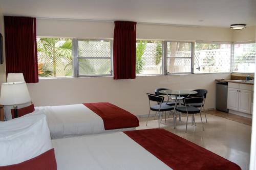 Alcazar Resort Gay Mens Resort - photo 4