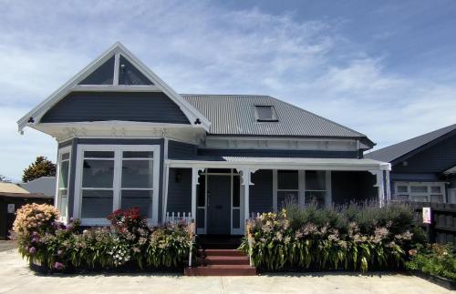 City Centre Superior Villa 3 large Double bedrooms — 4-Star Luxury Hotel in Christchurch, New Zealand