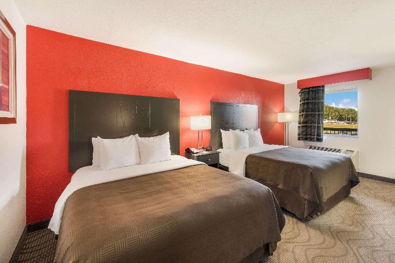 Clarion Inn & Suites Russellville I 40 - photo 35