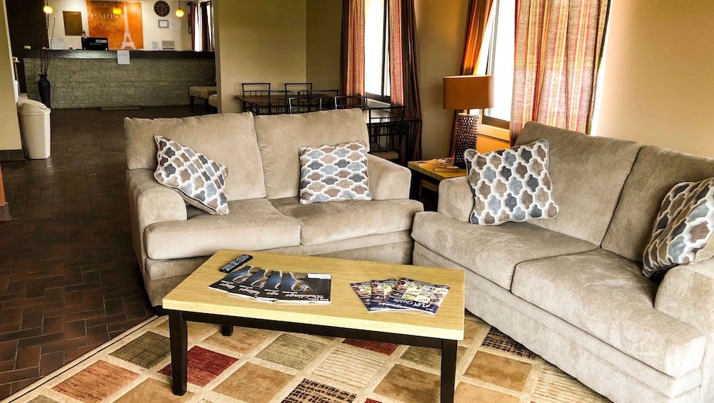 Magnuson Hotel Dixon - photo 3