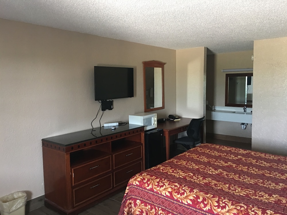 Chaparral Motel - photo 33