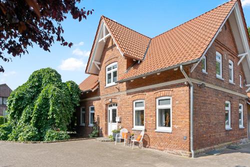 Dat Schniederhus - carbon neutral hotel in Ehrenburg