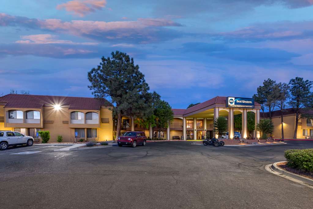 Best Western Airport Albuquerque InnSuites Hotel & Suites - featured photo
