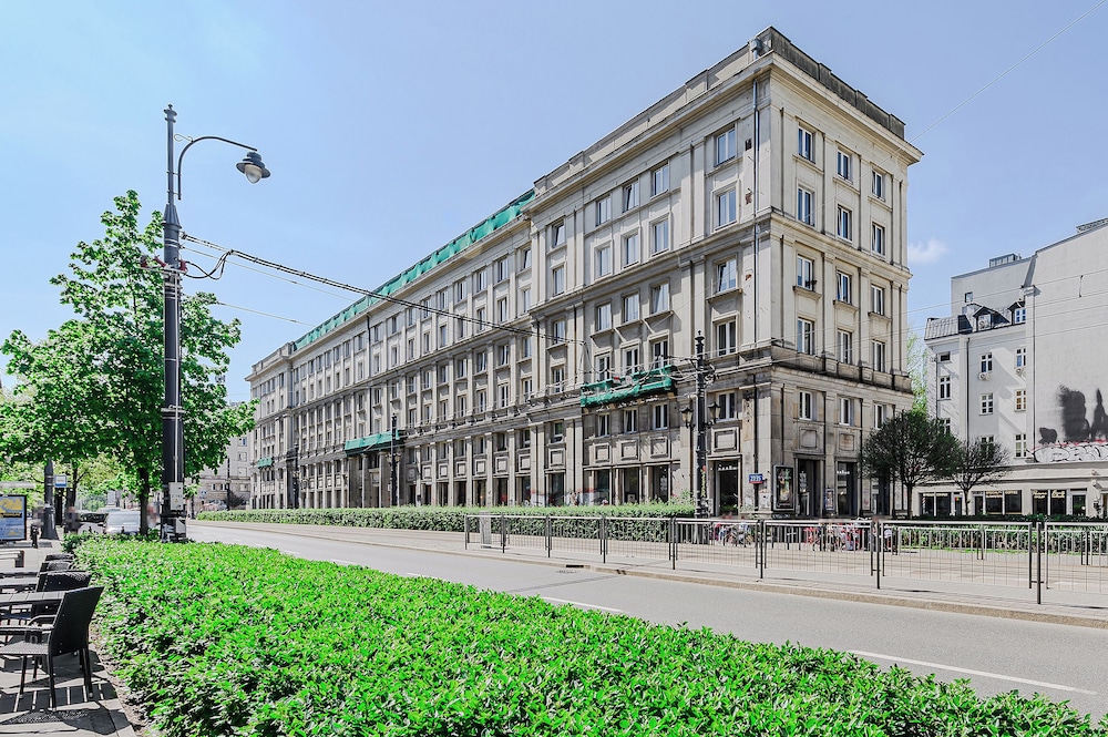 Marszalkowska Metro Politechnika by P&O Serviced Apartments — 4-Star Luxury Hotel in Warsaw, Poland