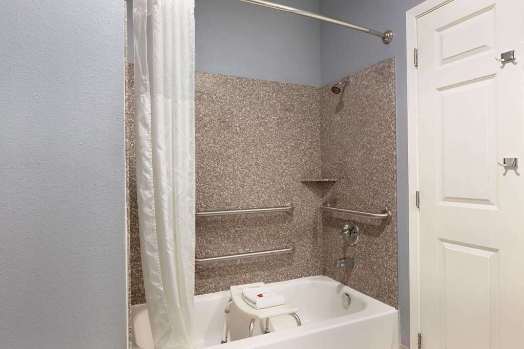 Days Inn by Wyndham Odessa - photo 17