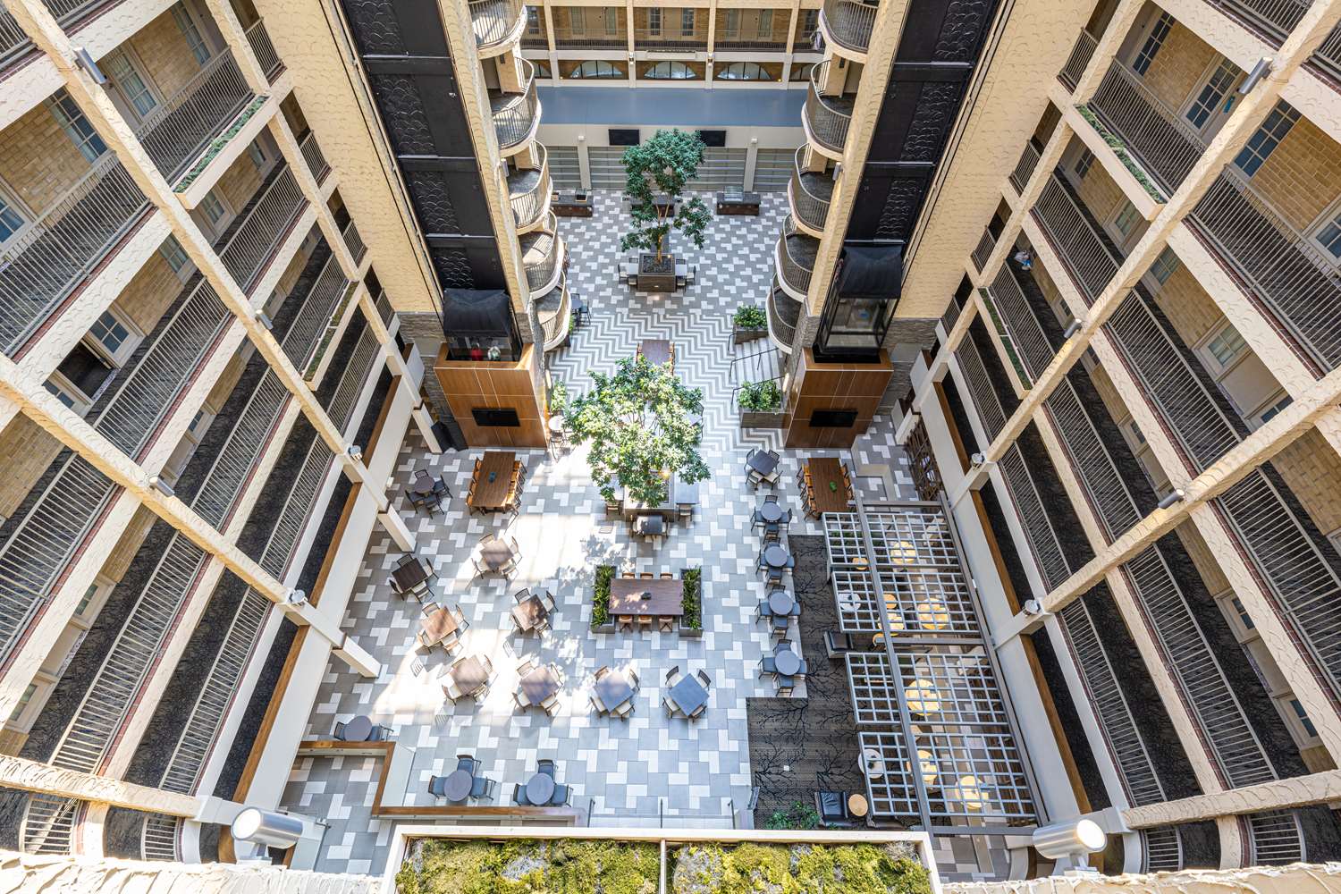 Embassy Suites by Hilton Bloomington Minneapolis - photo 3