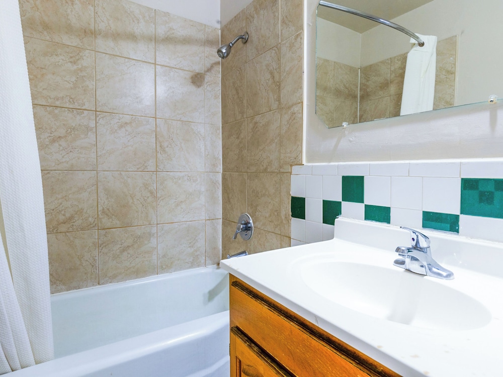 Manor Motel Near Oak Brook Chicago Westchester - photo 26
